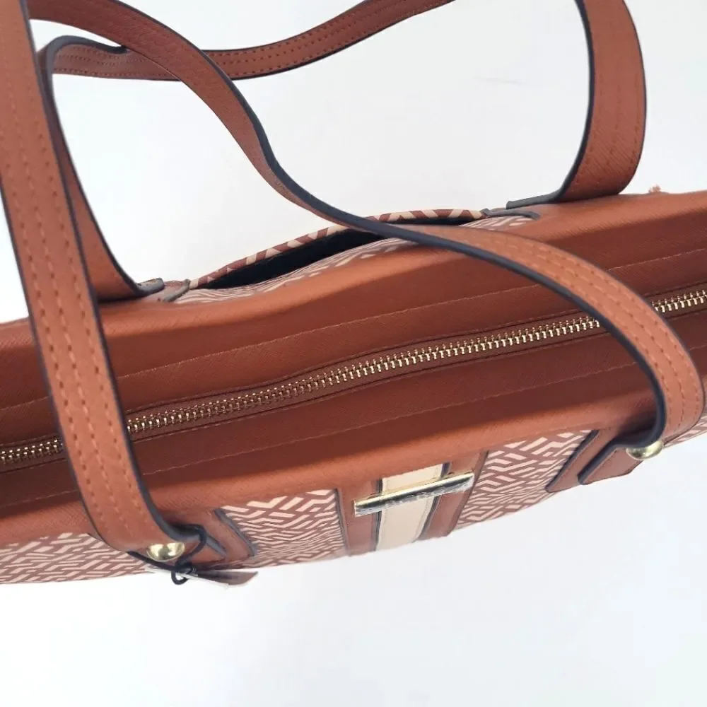 BCBG classic tan